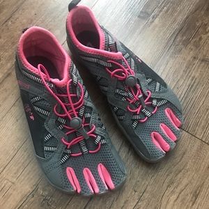 Women’s Fila Skele toe barefoot sneaker